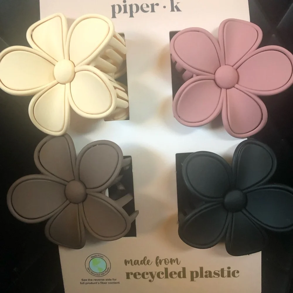 Piper-K : Brand New/Never Used: Floral Claw Clip Set - Pink, Cream, Gray, Black